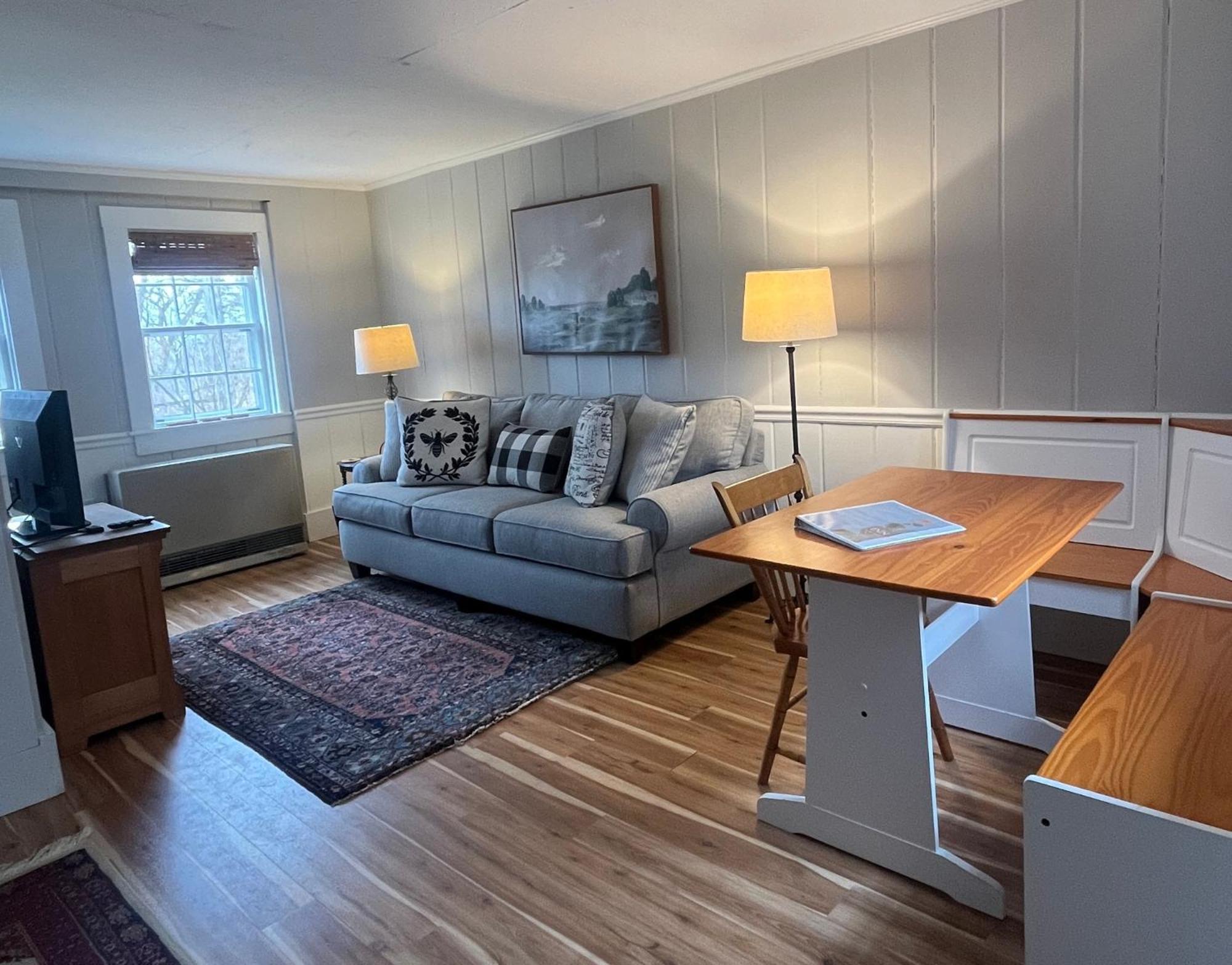 Inn At Valley Farms Walpole Room photo